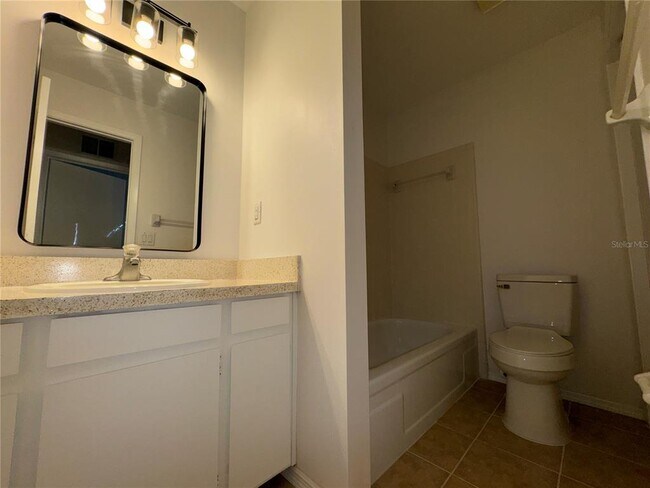 Building Photo - 547 Pigeon Cir