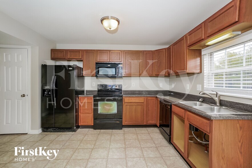 Building Photo - 6465 Matcumbe Way