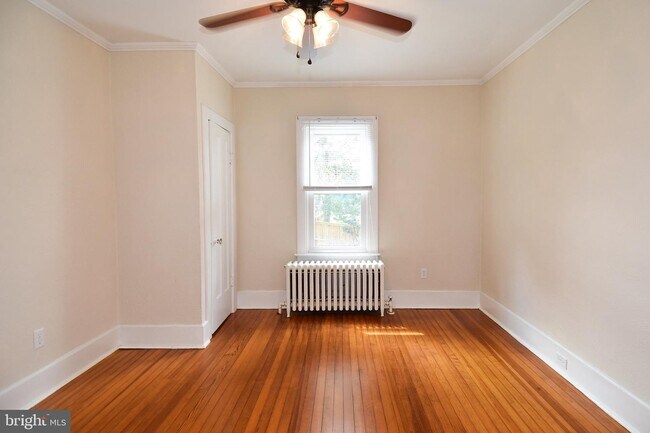 Building Photo - 930 N Danville St