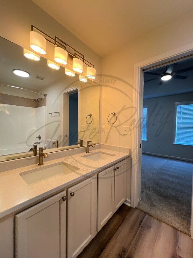 Building Photo - SPECIAL: FIRST MONTHS RENT FREE! Two Bedro...