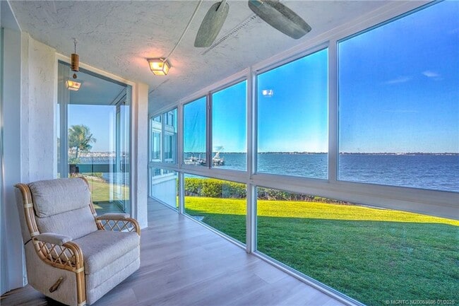 Building Photo - 2370 NE Ocean Blvd