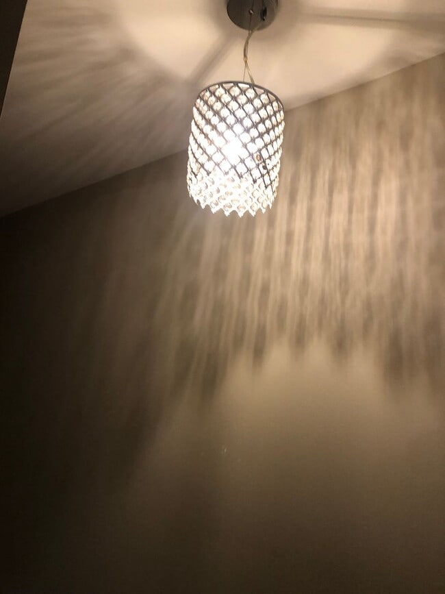 Building Photo - Beautiful 2 full bathroom (2)1/2 bathroom 2 bedroom townhouse in Baltimore City