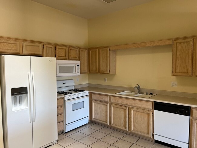 Building Photo - Two Bedroom Single Family Home