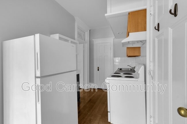 Building Photo - 377 Elmwood Ave