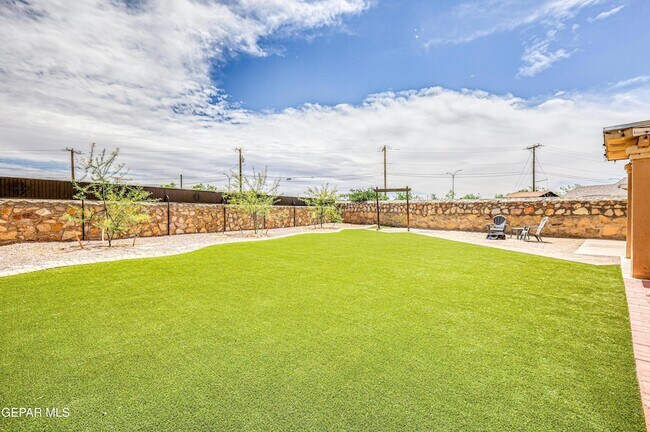 Building Photo - 12748 Tierra Pueblo Dr