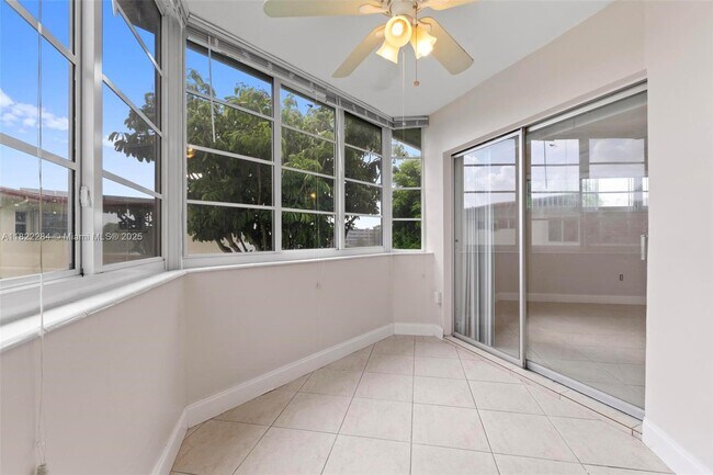 Building Photo - 1667 NE Miami Gardens Dr
