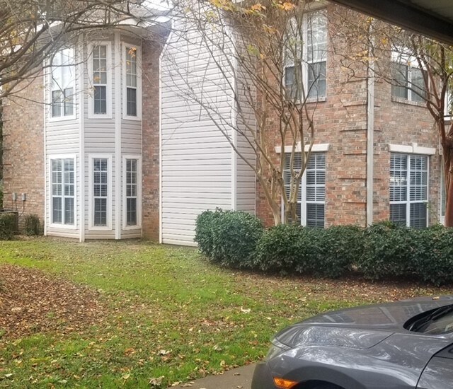 Building Photo - 533 Versailles Blvd