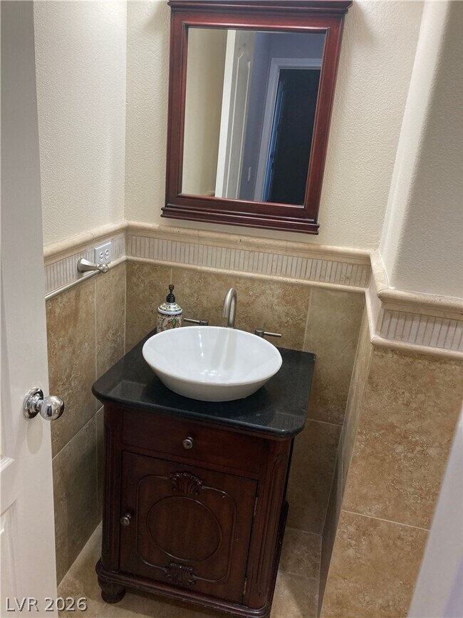 Building Photo - 7020 N Albatross Attic St