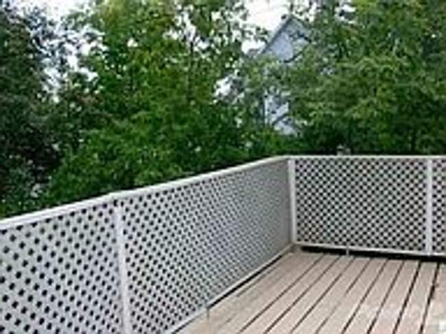 Building Photo - AVAILABLE JUNE - 3 Bed, 1 Bath Updated Home!