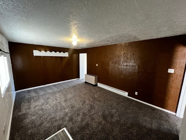 Building Photo - 3 bed 1 bath