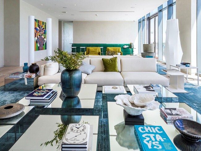 Building Photo - 3131 NE 7th Ave