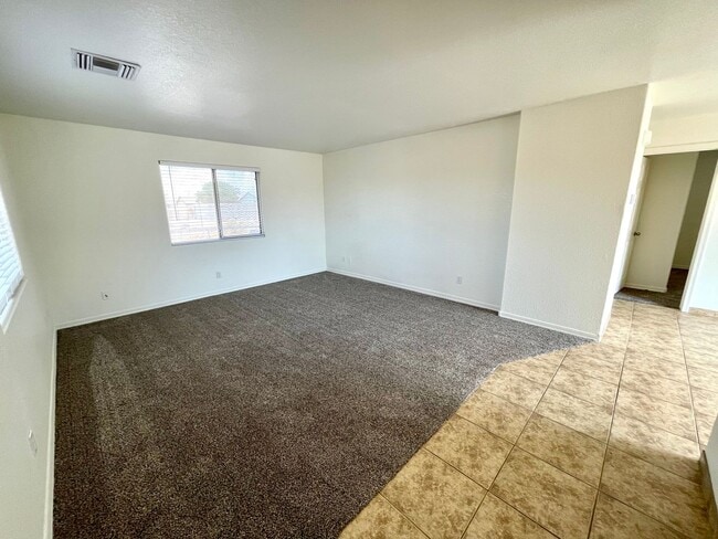 Building Photo - Nice 2 Bedroom 1 Bath Home! *HOME IS CURRENTLY OCCUPIED, PLEASE DO NOT DISTURB THE TENANTS*