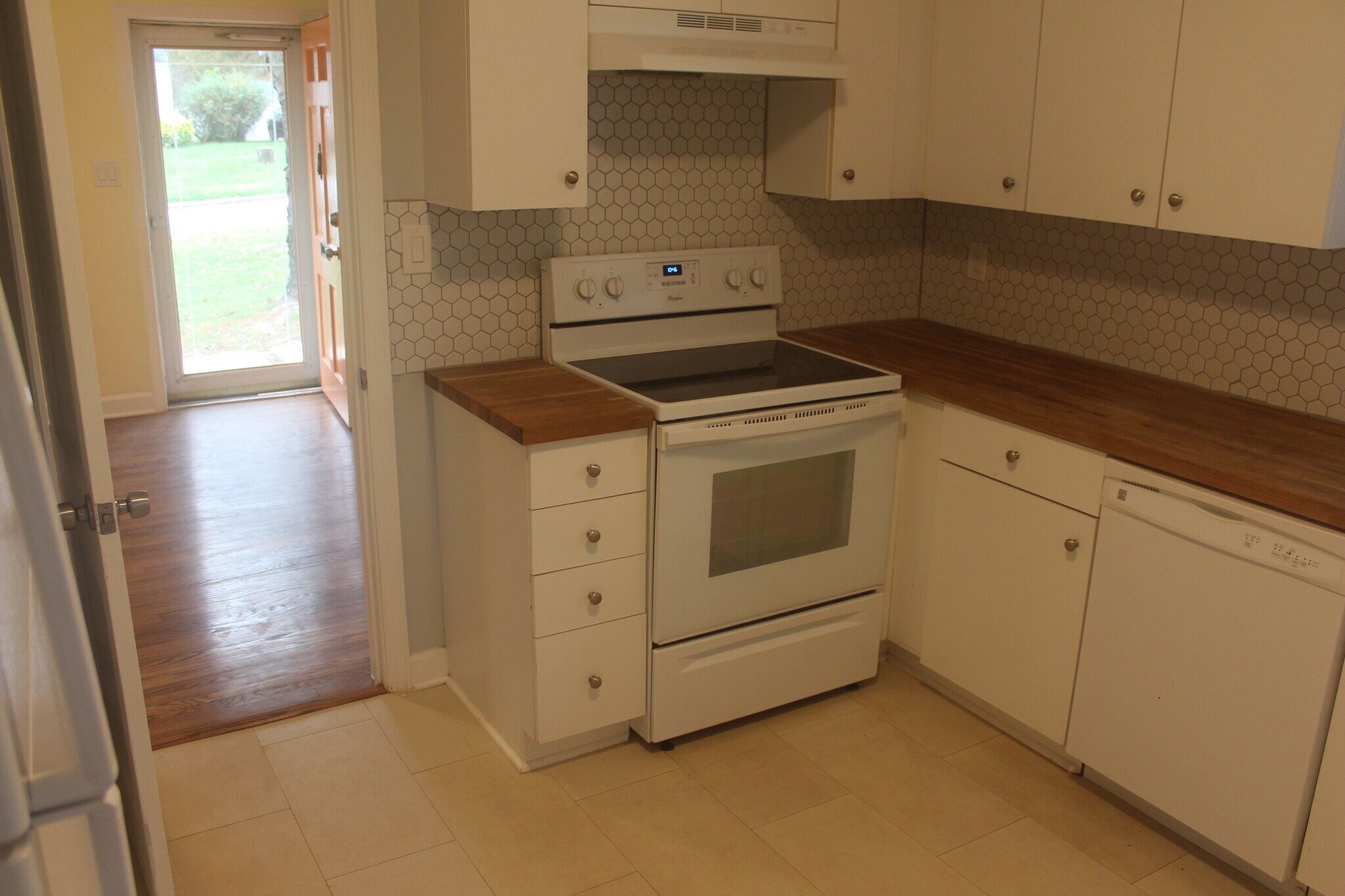 Building Photo - 2332 Albright Dr