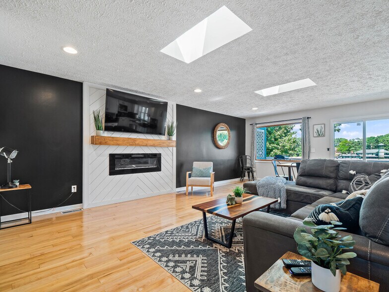 Building Photo - 3581 Mong Ave