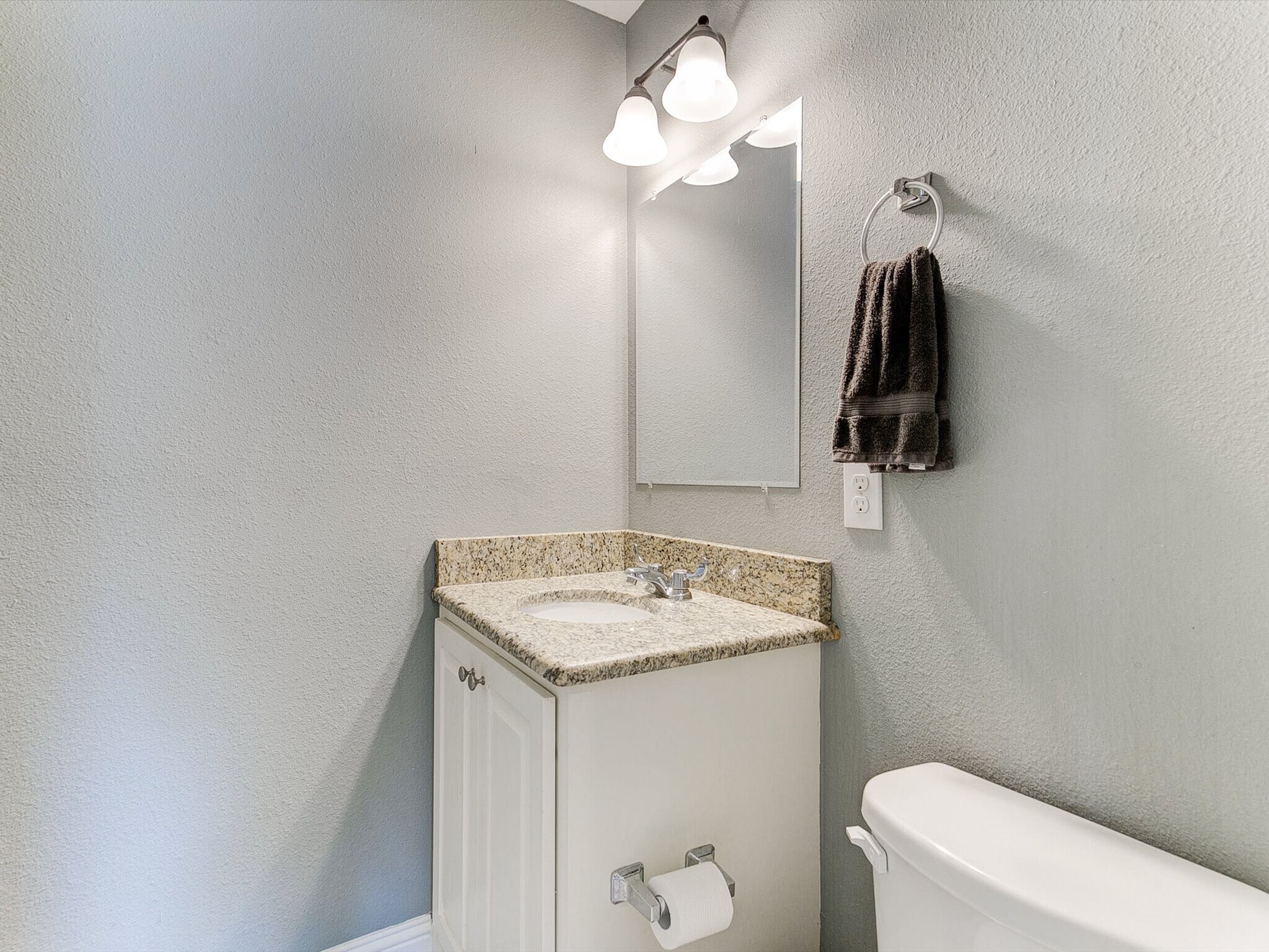 Building Photo - 2313 W Devitt St