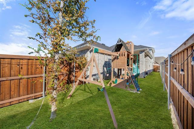 Building Photo - 8109 Mdw Vly Dr