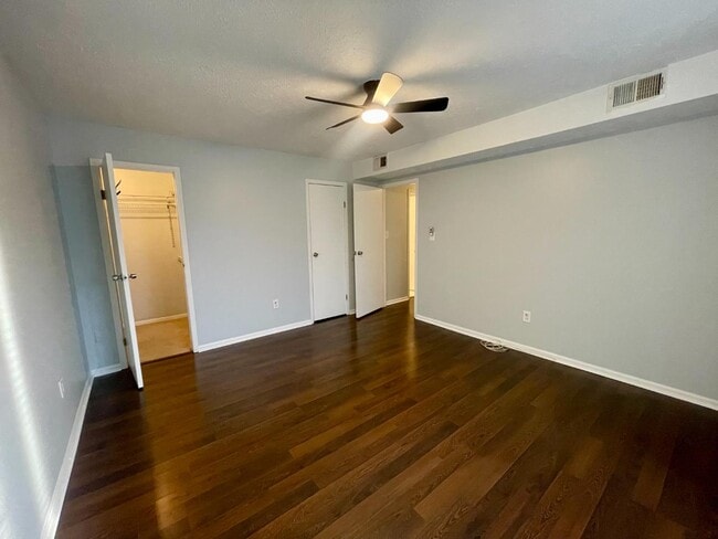 Building Photo - 9397 London Tower Ct