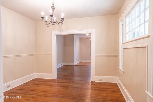 Building Photo - 503 Carolina St