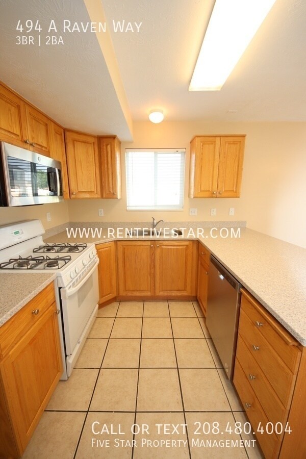 Building Photo - 494 Raven Way