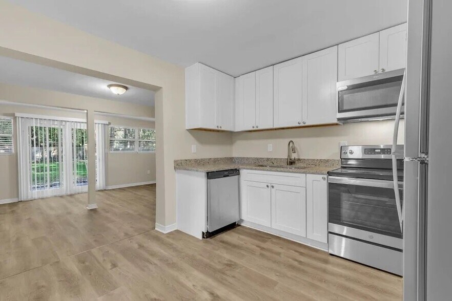 Building Photo - 4463 Melvin Cir E