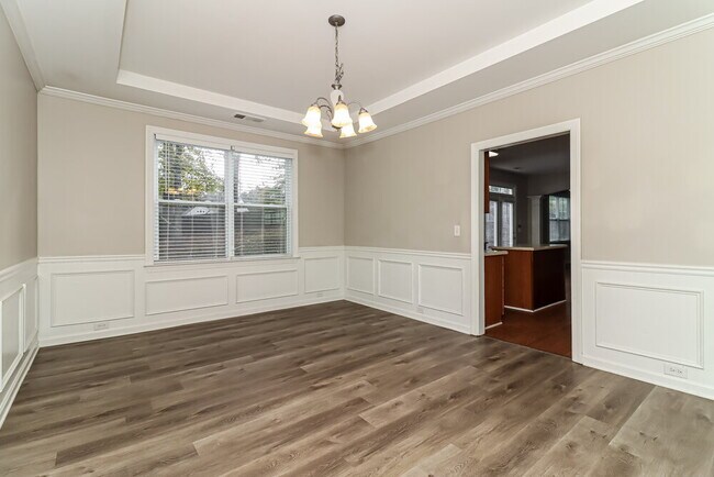 Building Photo - 227 Oakbridge Dr