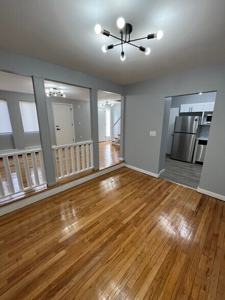 Building Photo - 10 Henderson Dr