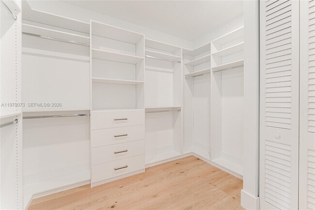 Building Photo - 464 NE 6th St