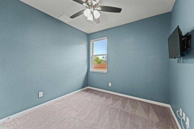 Building Photo - 416 Gabrielle Anne Dr