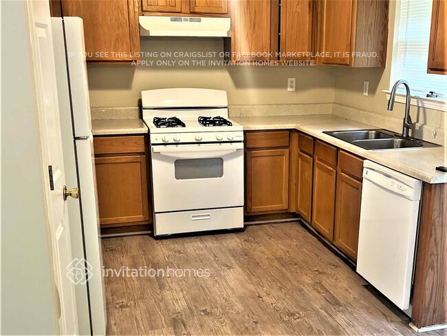 Building Photo - 432 Pecan Wood Cir