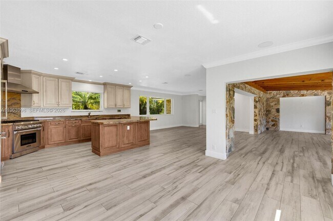 Building Photo - 10110 SW 66th St