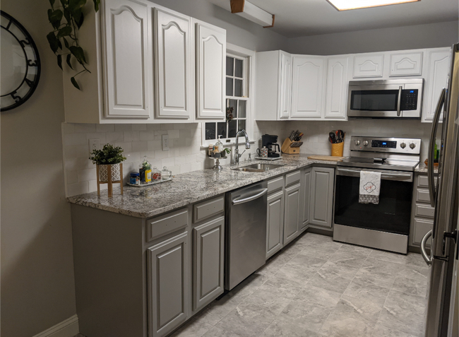 Building Photo - 233 Jackson Ave