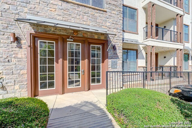 Building Photo - 7342 Oak Manor Dr