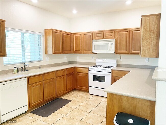 Building Photo - 4821 Longshot Dr