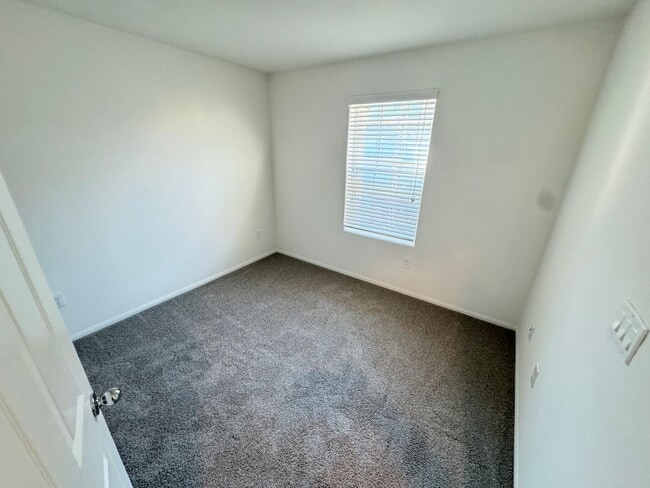 Building Photo - Charming 3-Bedroom Home with Open Layout, Balcony & Modern Finishes!