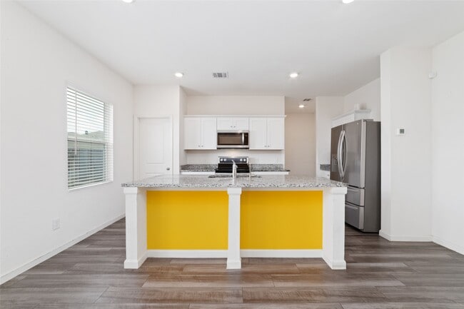 Building Photo - 1001 Wild Enclave Ln