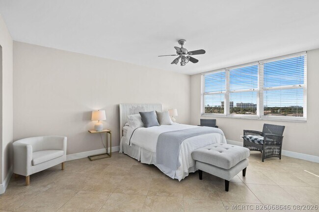 Building Photo - 511 Bayshore Dr