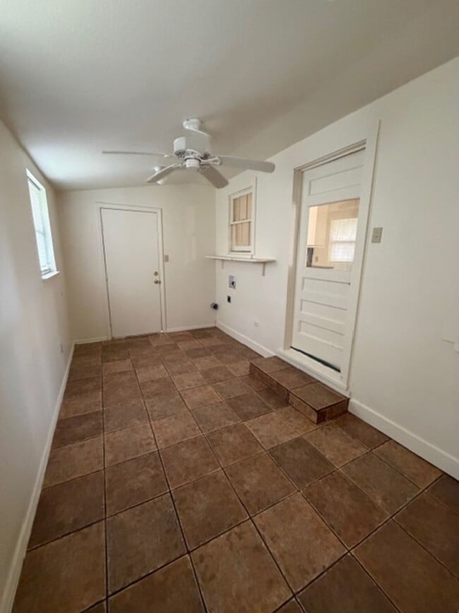 Building Photo - Charming 2-Bedroom Rental Home in South Waco with Private Fenced Backyard