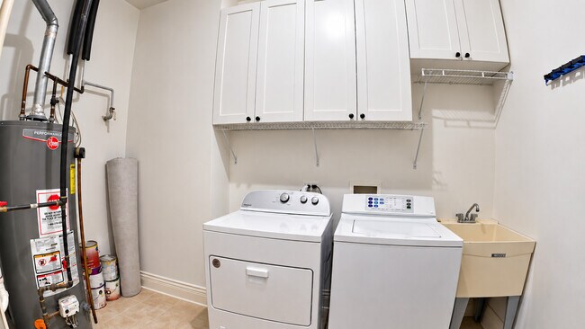 Building Photo - 10765 Clock Tower Dr