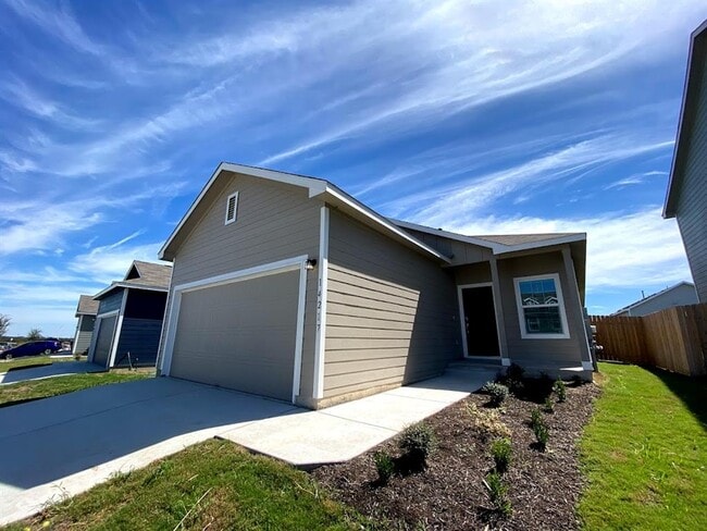 Building Photo - 14217 Sandrock Bnd