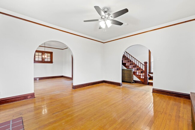 Building Photo - MOVE IN TODAY! Fantastic 3-bedroom   SECTION 8 ACCEPTED!