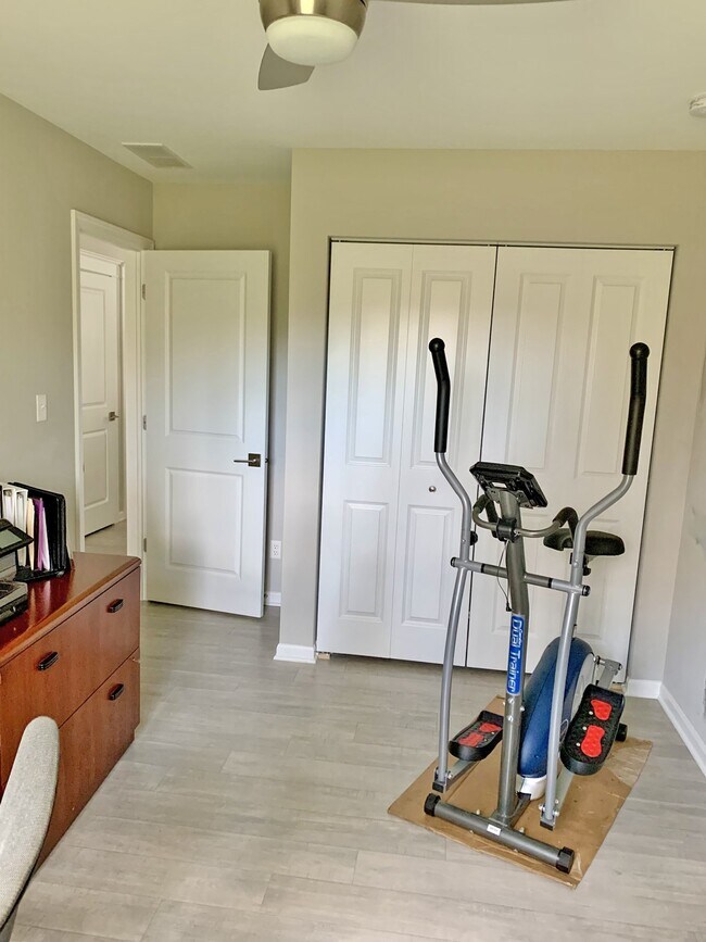 Building Photo - 104 Emerald Dr