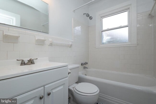 Building Photo - 312 N Highland St