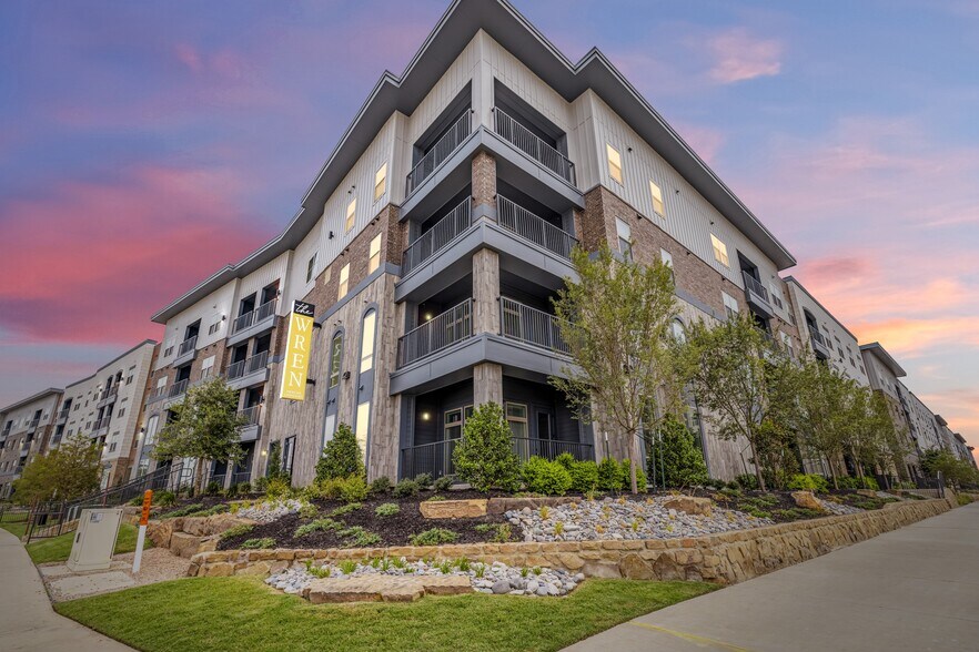 The Wren Mercer Crossing 11900 Commerce St Farmers Branch TX 75234