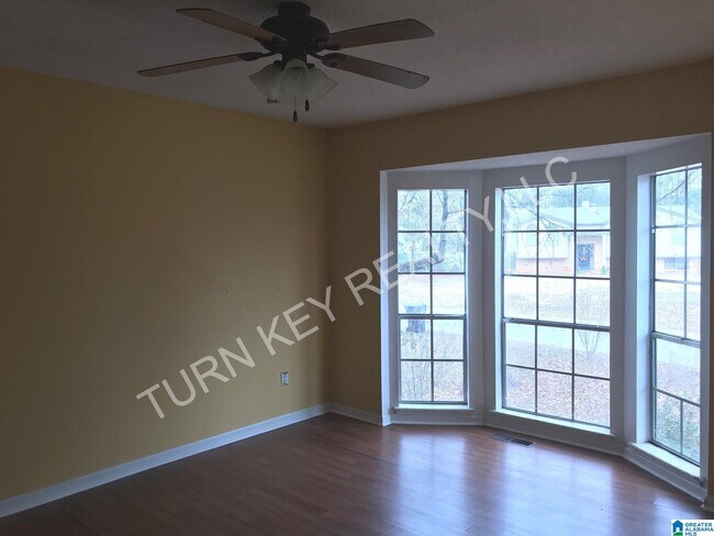 Building Photo - 2548 Janice Cir NE