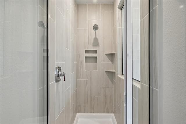 Building Photo - 453 Arcane St