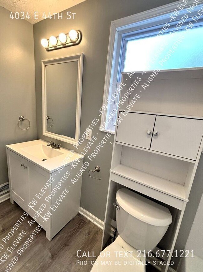 Building Photo - 4034 E 44th St