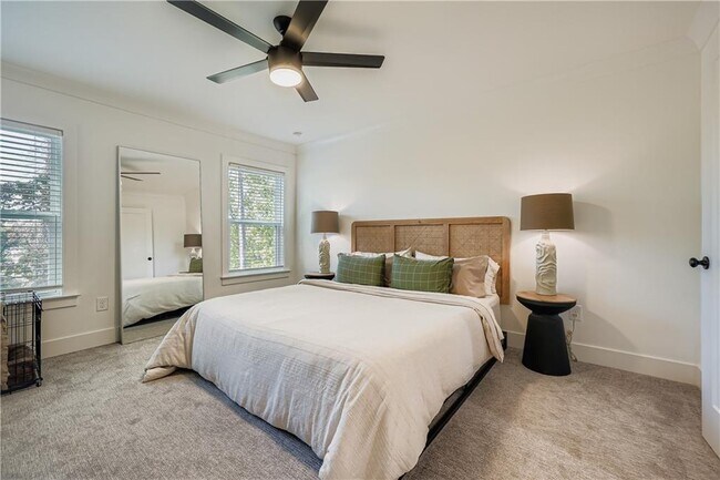 Building Photo - 568 Avondale Pk Cir