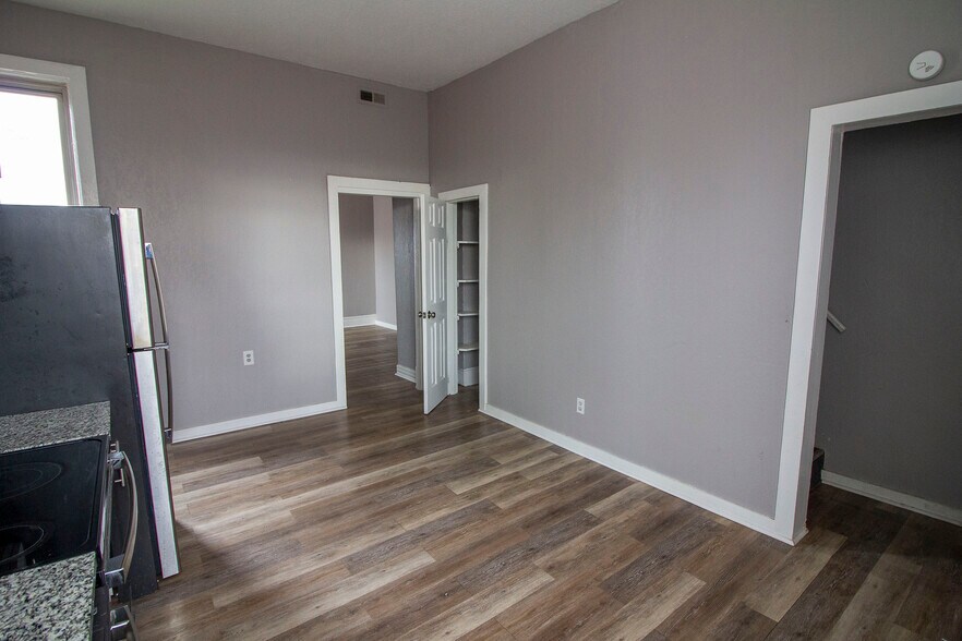 Building Photo - 1930 Winnebago St