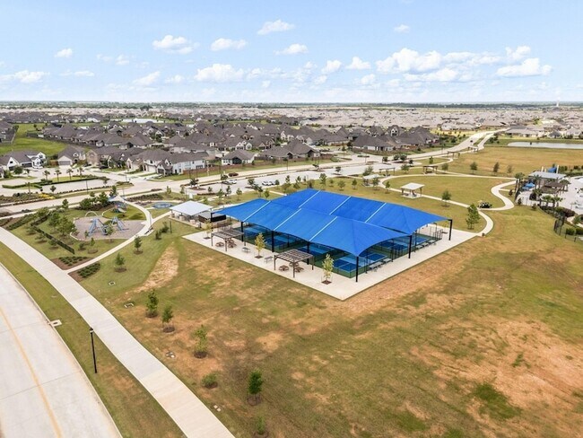 Building Photo - 3008 Calhoun Fls Dr