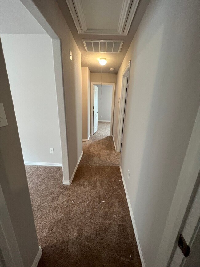 Building Photo - 15446 Islandview Ln